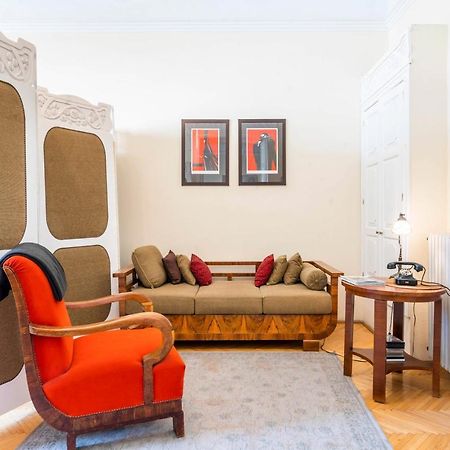 Stunning Spacious Art Nouveau Apart , Grand Piano Apartment บูดาเปสต์ ภายนอก รูปภาพ