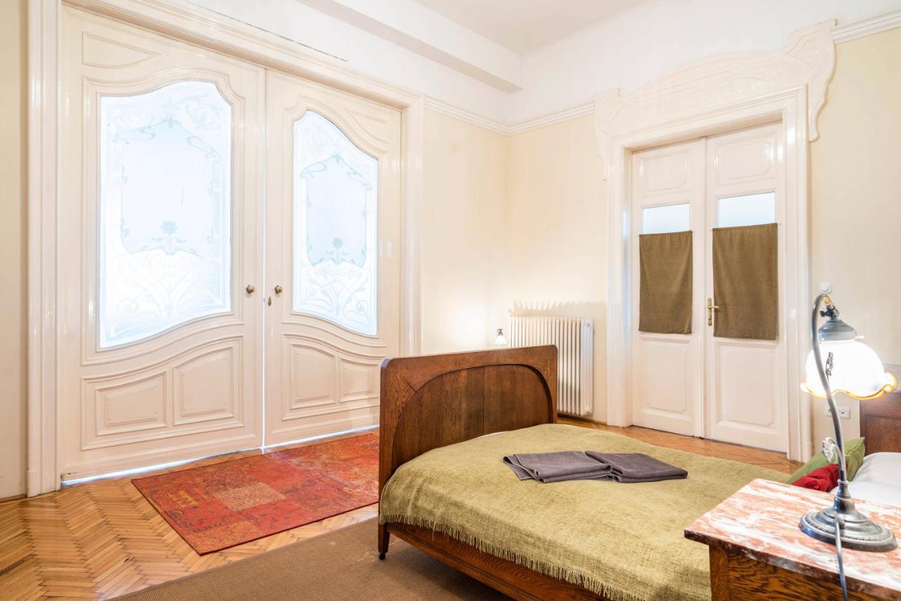 Stunning Spacious Art Nouveau Apart , Grand Piano Apartment บูดาเปสต์ ภายนอก รูปภาพ