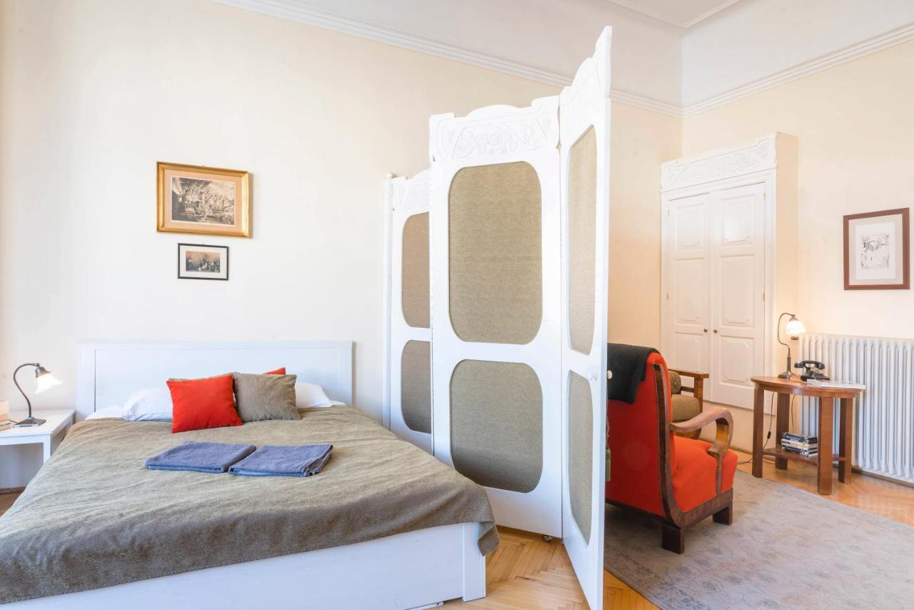 Stunning Spacious Art Nouveau Apart , Grand Piano Apartment บูดาเปสต์ ภายนอก รูปภาพ