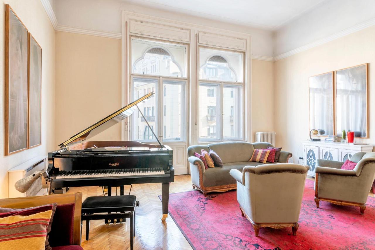 Stunning Spacious Art Nouveau Apart , Grand Piano Apartment บูดาเปสต์ ภายนอก รูปภาพ