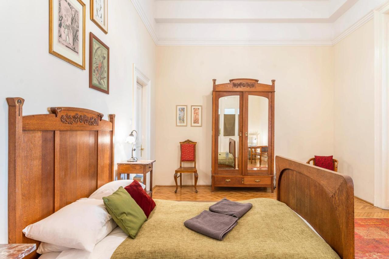 Stunning Spacious Art Nouveau Apart , Grand Piano Apartment บูดาเปสต์ ภายนอก รูปภาพ